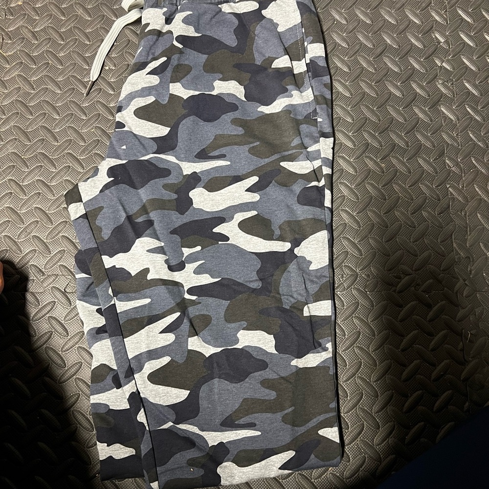 Simpli Zen camo sweats